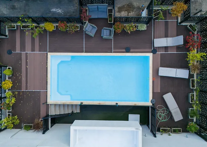 Oceanic Escape Beachfront